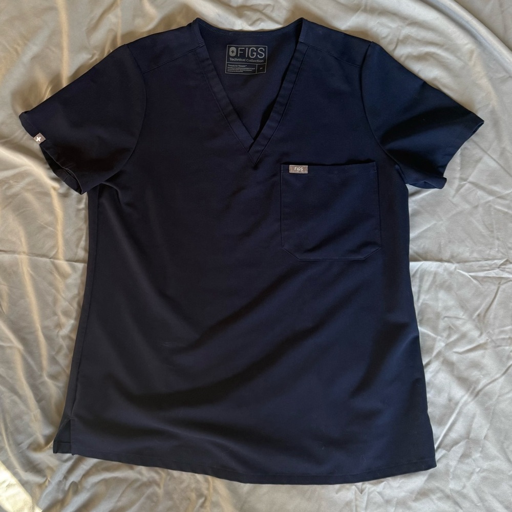 Figs navy Catarina one pocket scrub top medium